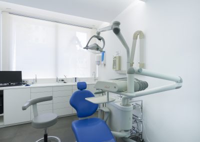 clinica dental en gracia