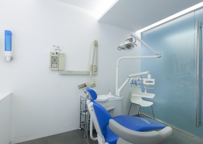 clinica dental en gracia