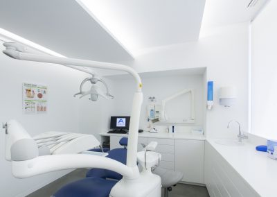 clinica dental en gracia