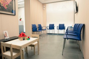 sala-espera-aguilar-dental-salut-barcelona