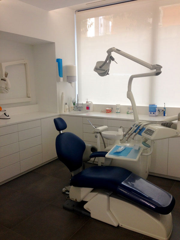 aguilar-dental-salut-nueva-clinica-dental-barcelona-box2